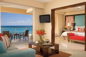 Preferred Club Suite Ocean Front living room